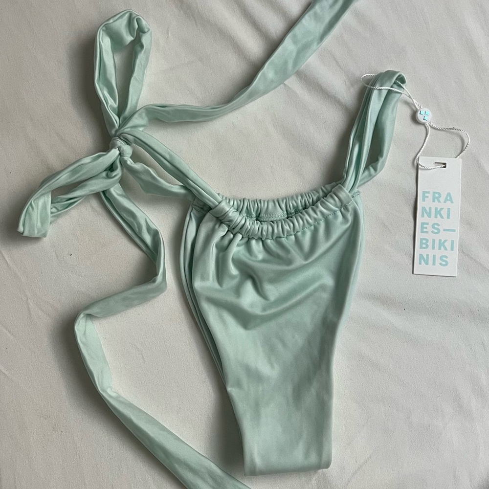 Frankie’s bikini bottom